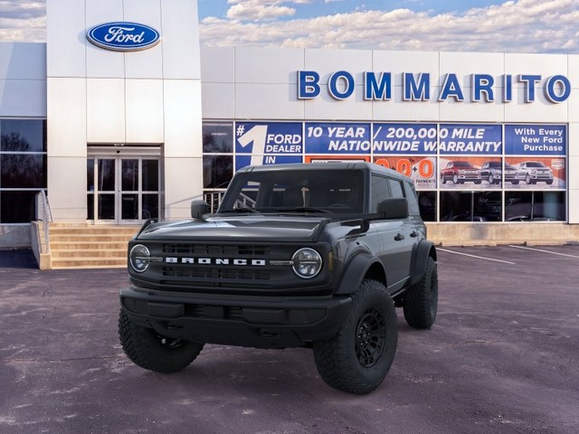 Ford Bronco Vehicle Full-screen Gallery Image 2