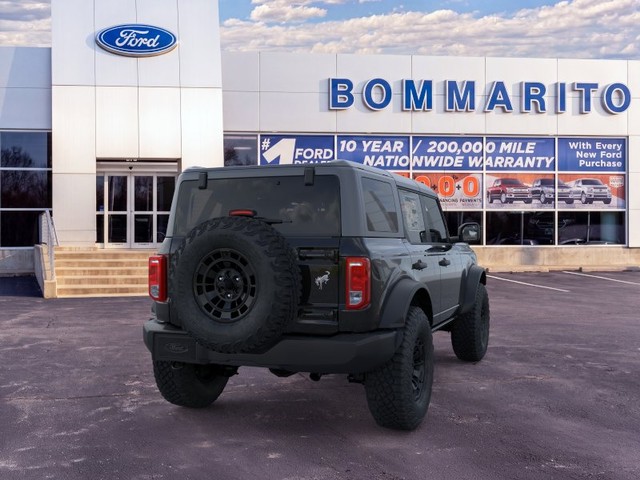 Ford Bronco Vehicle Full-screen Gallery Image 8