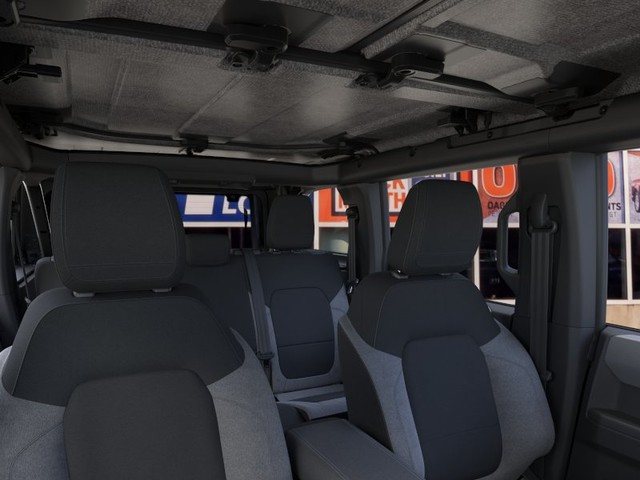 Ford Bronco Vehicle Full-screen Gallery Image 12