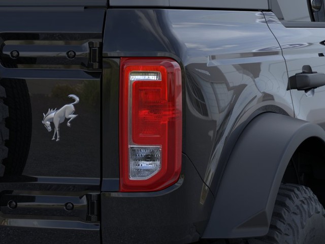 Ford Bronco Vehicle Full-screen Gallery Image 23