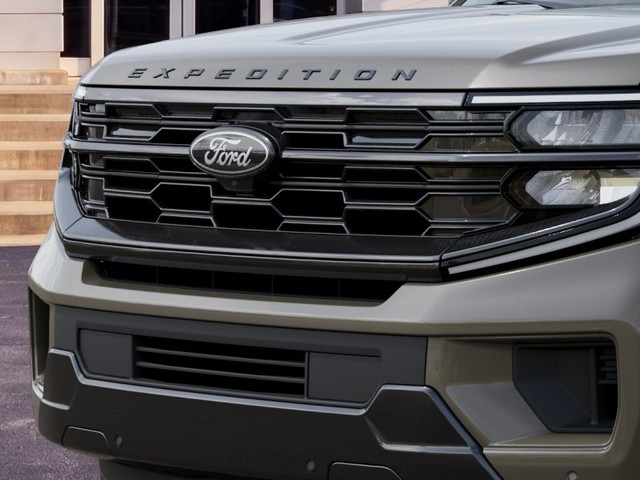 Ford Expedition Vehicle Full-screen Gallery Image 17