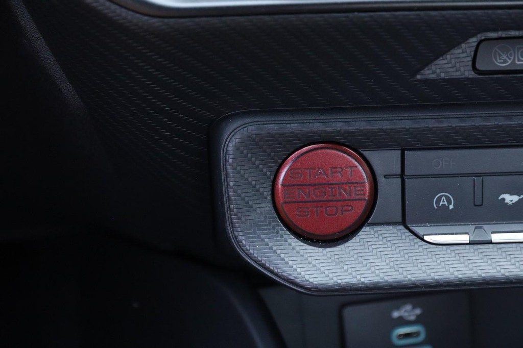 Ford Mustang Vehicle Image 14
