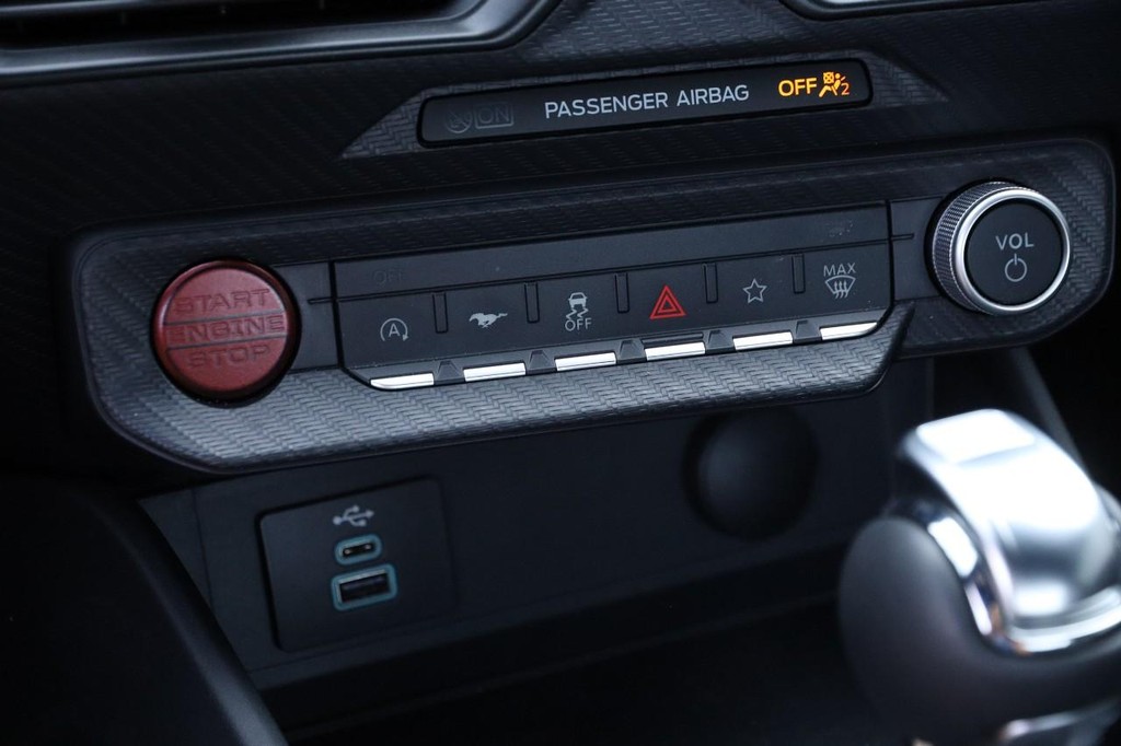 Ford Mustang Vehicle Image 18