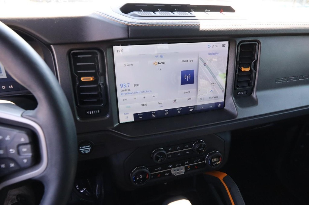 Ford Bronco Vehicle Full-screen Gallery Image 15