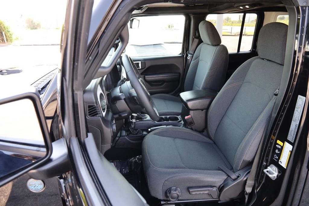 Jeep Wrangler 4xe Vehicle Full-screen Gallery Image 9
