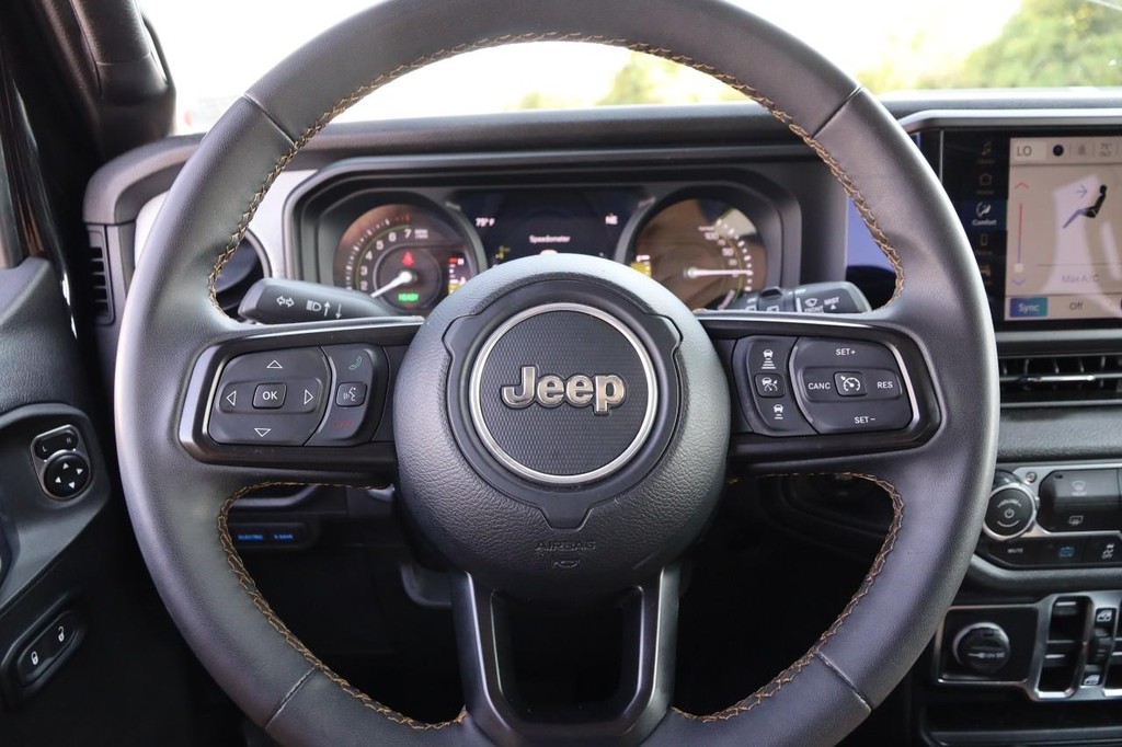 Jeep Wrangler 4xe Vehicle Full-screen Gallery Image 11