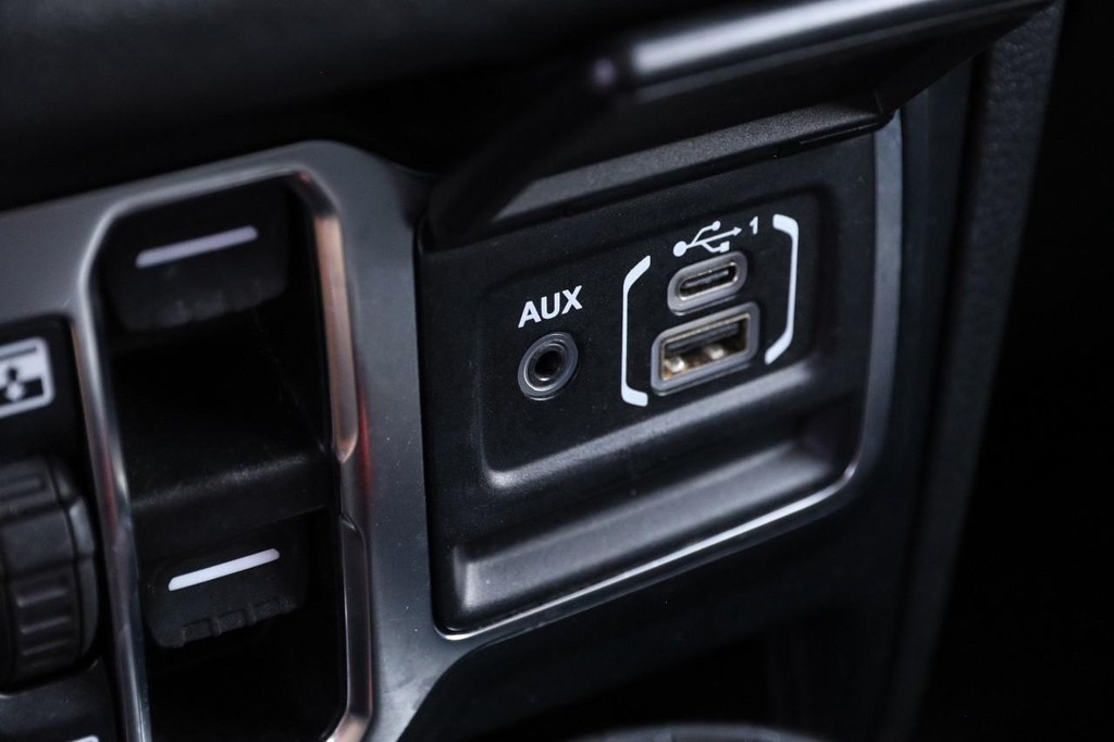 Jeep Wrangler 4xe Vehicle Full-screen Gallery Image 19