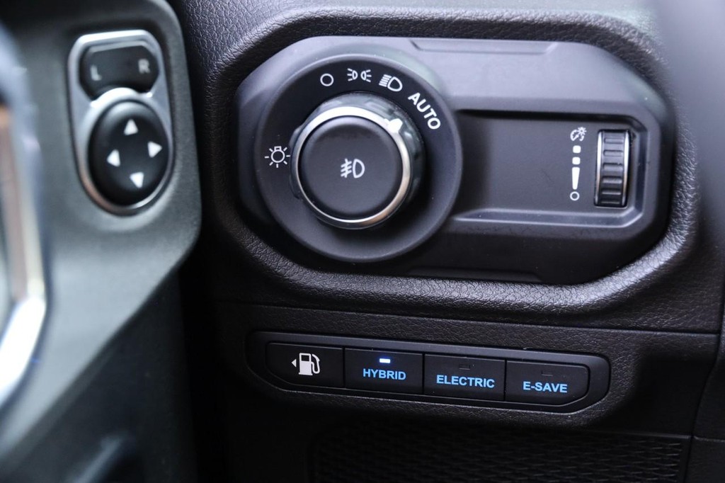 Jeep Wrangler 4xe Vehicle Full-screen Gallery Image 21
