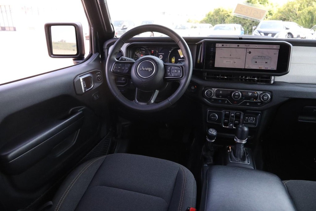 Jeep Wrangler 4xe Vehicle Full-screen Gallery Image 23