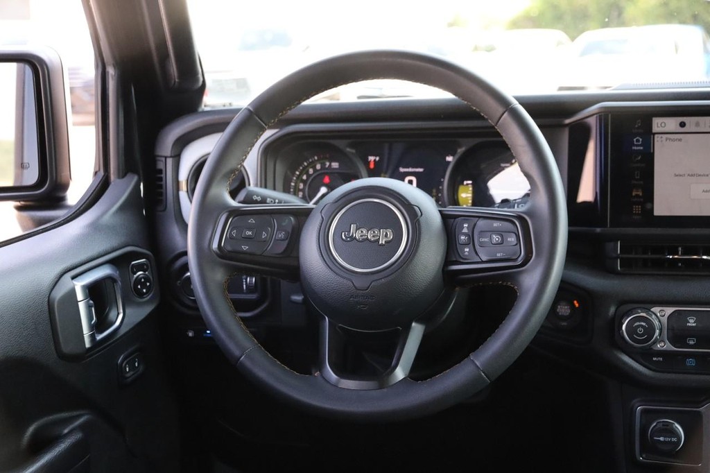 Jeep Wrangler 4xe Vehicle Full-screen Gallery Image 24