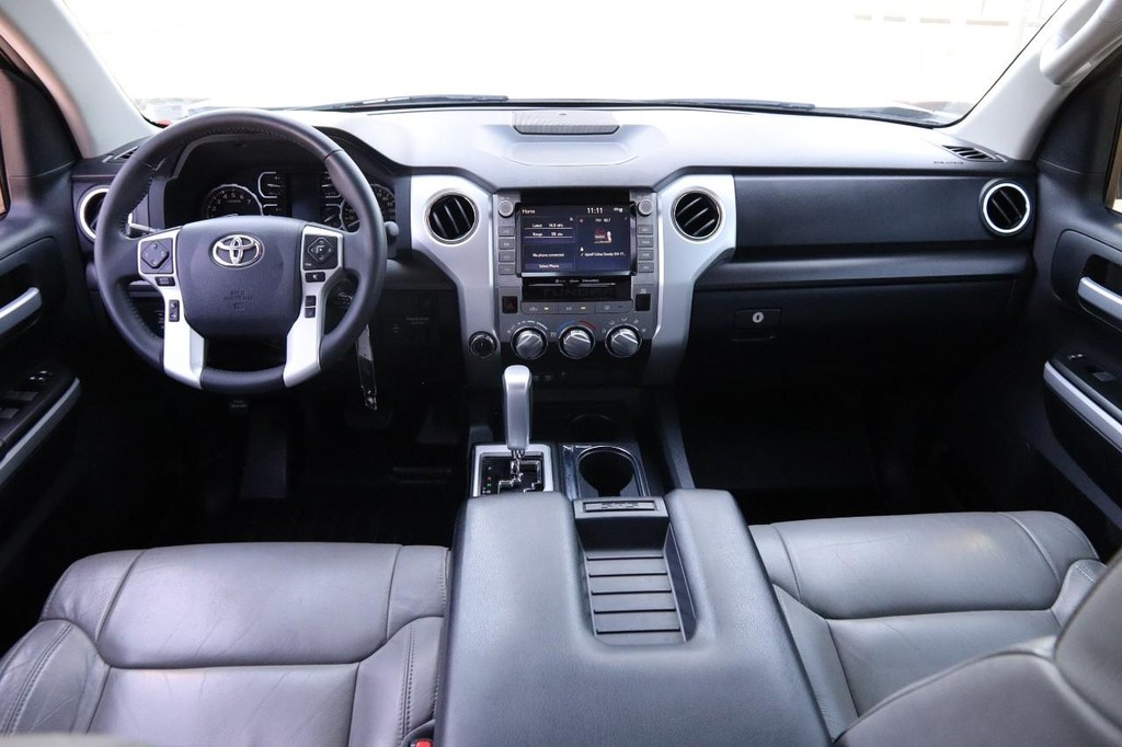 Toyota Tundra 4WD Vehicle Full-screen Gallery Image 21