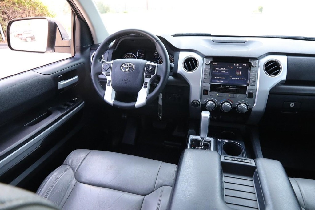 Toyota Tundra 4WD Vehicle Full-screen Gallery Image 22