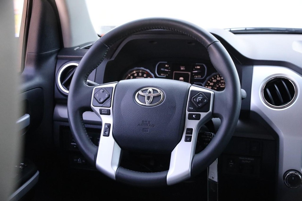 Toyota Tundra 4WD Vehicle Full-screen Gallery Image 23