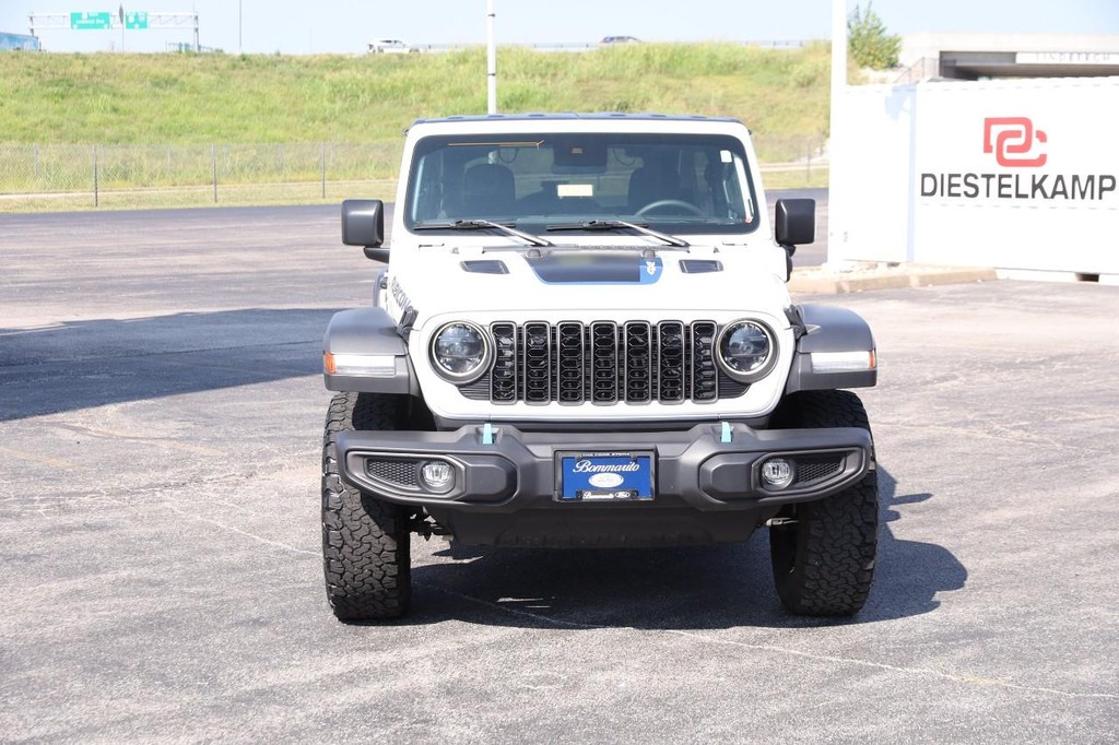 Jeep Wrangler 4xe Vehicle Image 04
