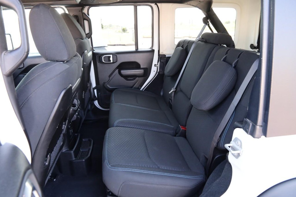 Jeep Wrangler 4xe Vehicle Image 09