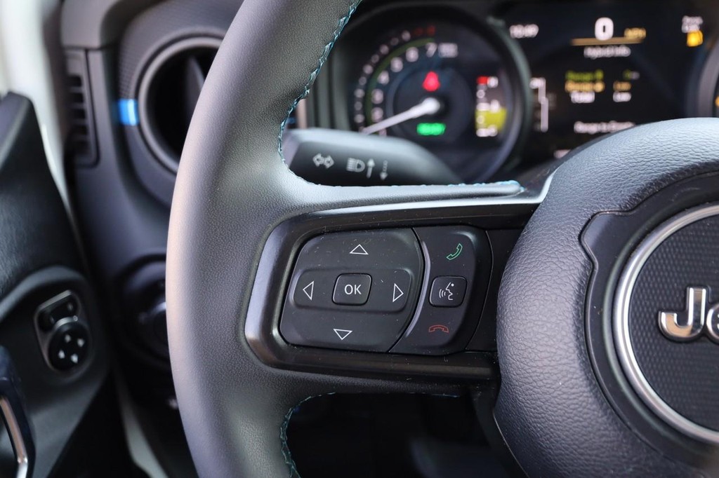 Jeep Wrangler 4xe Vehicle Image 11