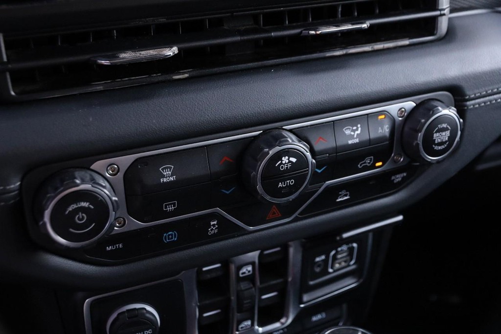Jeep Wrangler 4xe Vehicle Image 18