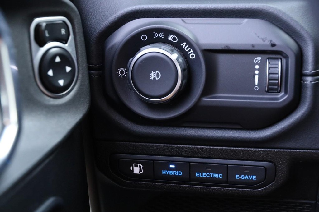Jeep Wrangler 4xe Vehicle Image 21