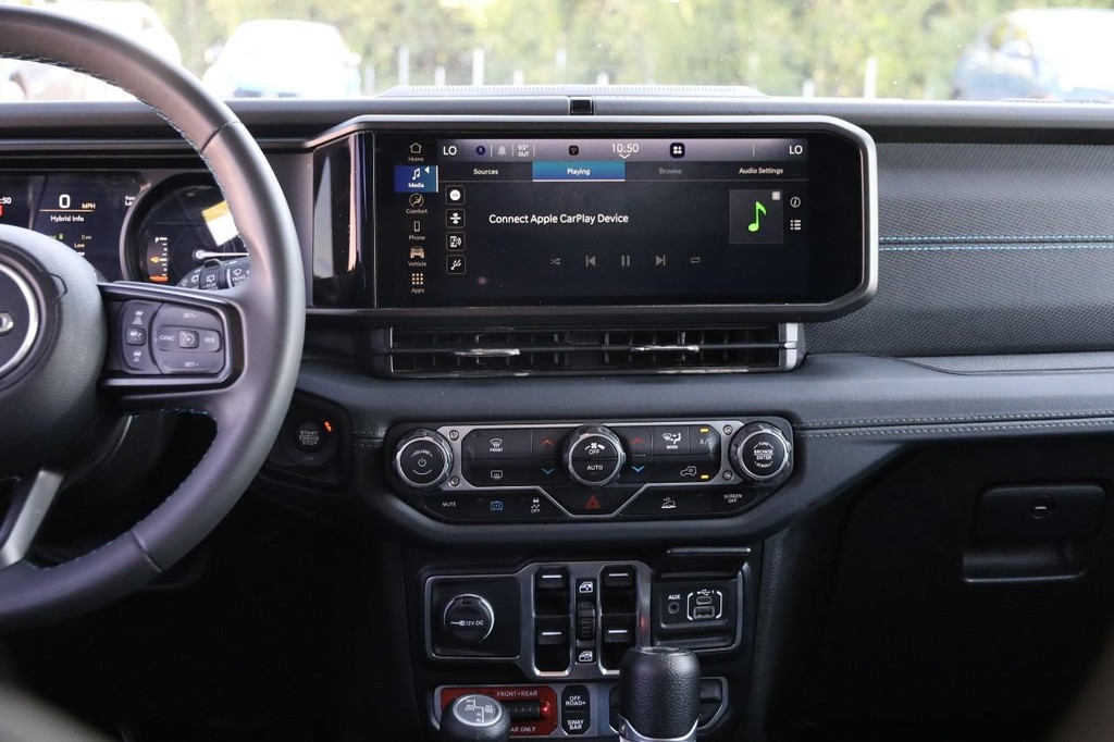 Jeep Wrangler 4xe Vehicle Image 25
