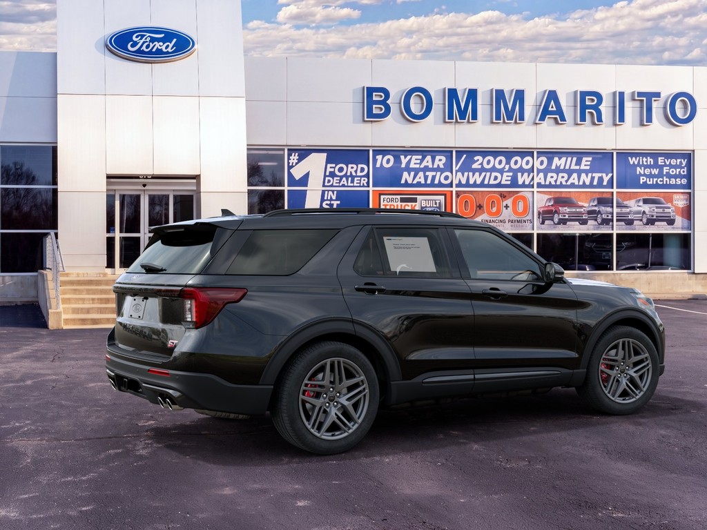 Ford Explorer Vehicle Full-screen Gallery Image 6