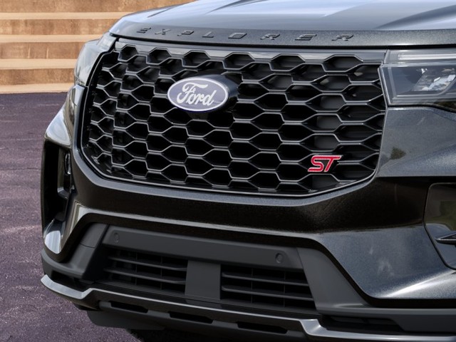 Ford Explorer Vehicle Full-screen Gallery Image 17