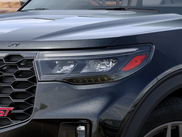 Ford Explorer Vehicle Full-screen Gallery Image 18