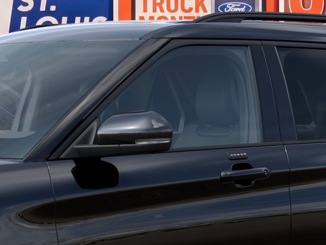 Ford Explorer Vehicle Full-screen Gallery Image 20