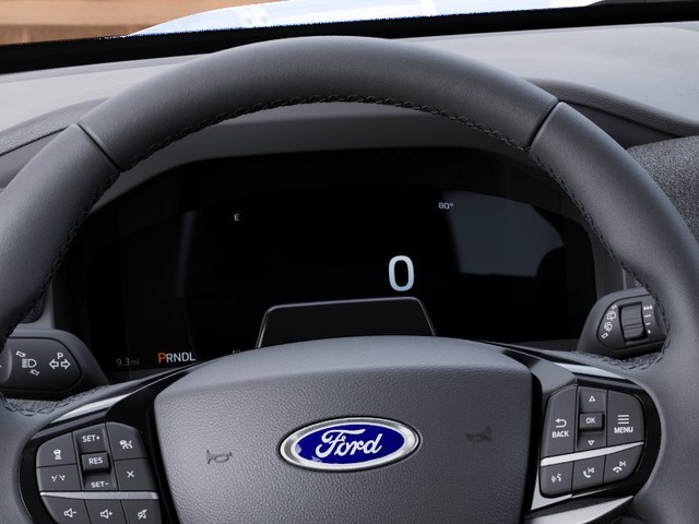 Ford Explorer Vehicle Full-screen Gallery Image 13