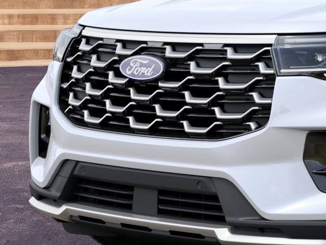 Ford Explorer Vehicle Full-screen Gallery Image 17