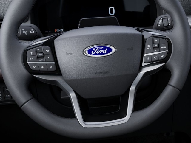 Ford Explorer Vehicle Full-screen Gallery Image 12