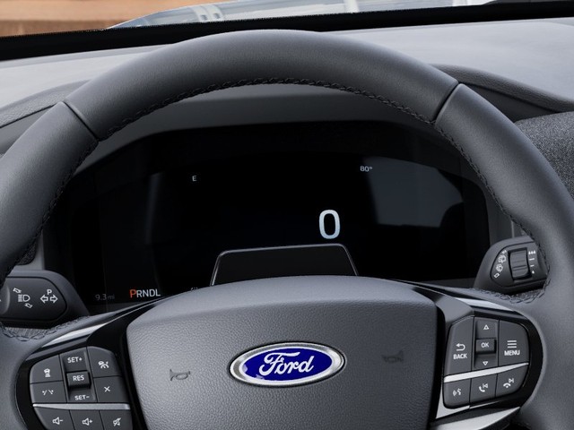 Ford Explorer Vehicle Full-screen Gallery Image 13