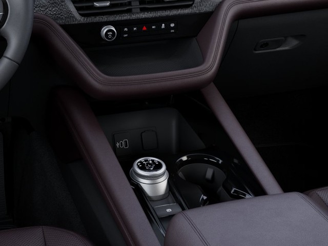 Ford Explorer Vehicle Full-screen Gallery Image 15