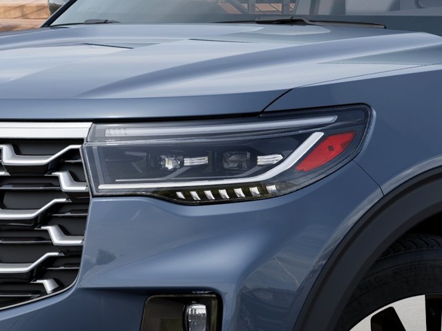 Ford Explorer Vehicle Full-screen Gallery Image 18