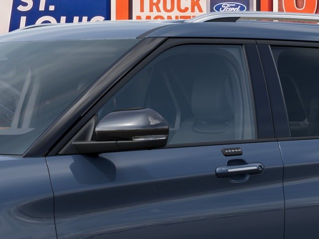 Ford Explorer Vehicle Full-screen Gallery Image 20