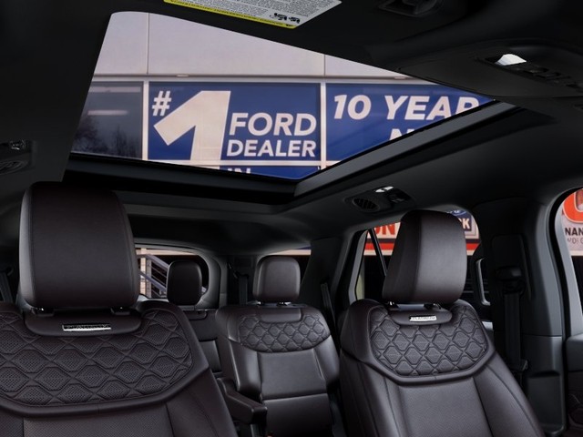 Ford Explorer Vehicle Full-screen Gallery Image 22