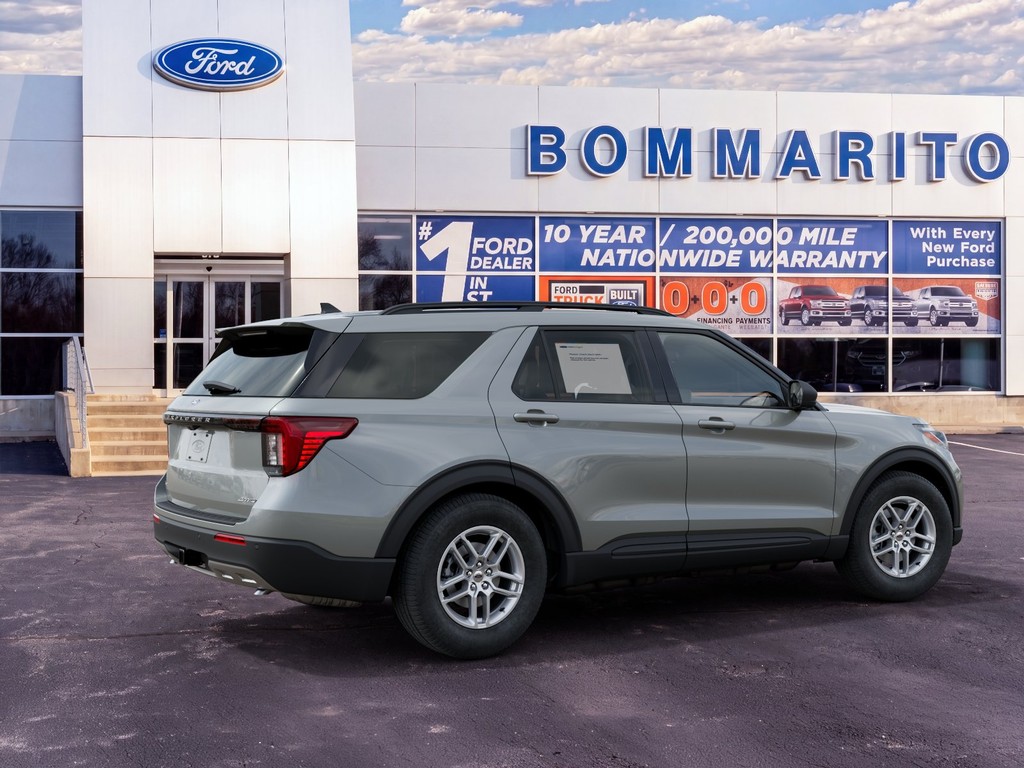 Ford Explorer Vehicle Full-screen Gallery Image 6