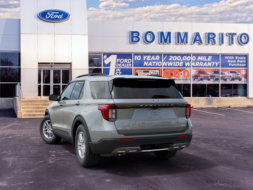Ford Explorer Vehicle Full-screen Gallery Image 8