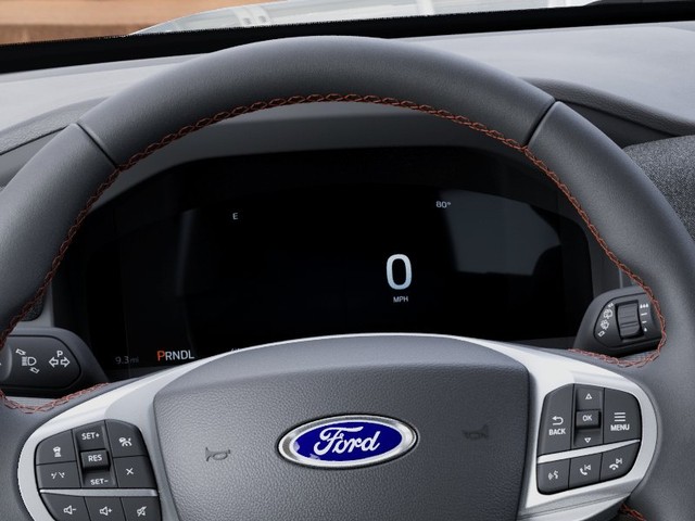 Ford Explorer Vehicle Full-screen Gallery Image 13