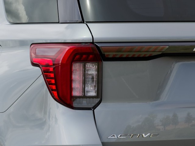 Ford Explorer Vehicle Full-screen Gallery Image 21