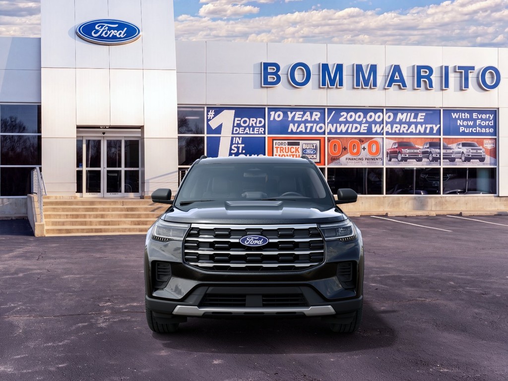 Ford Explorer Vehicle Full-screen Gallery Image 3