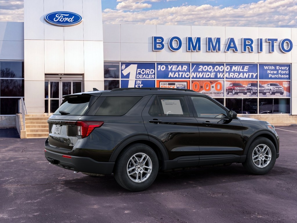 Ford Explorer Vehicle Full-screen Gallery Image 6
