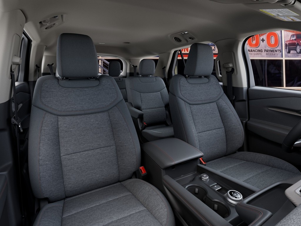 Ford Explorer Vehicle Full-screen Gallery Image 10
