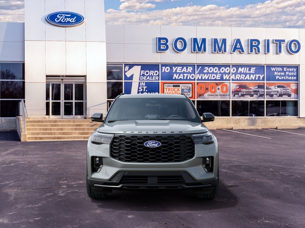 Ford Explorer Vehicle Full-screen Gallery Image 3