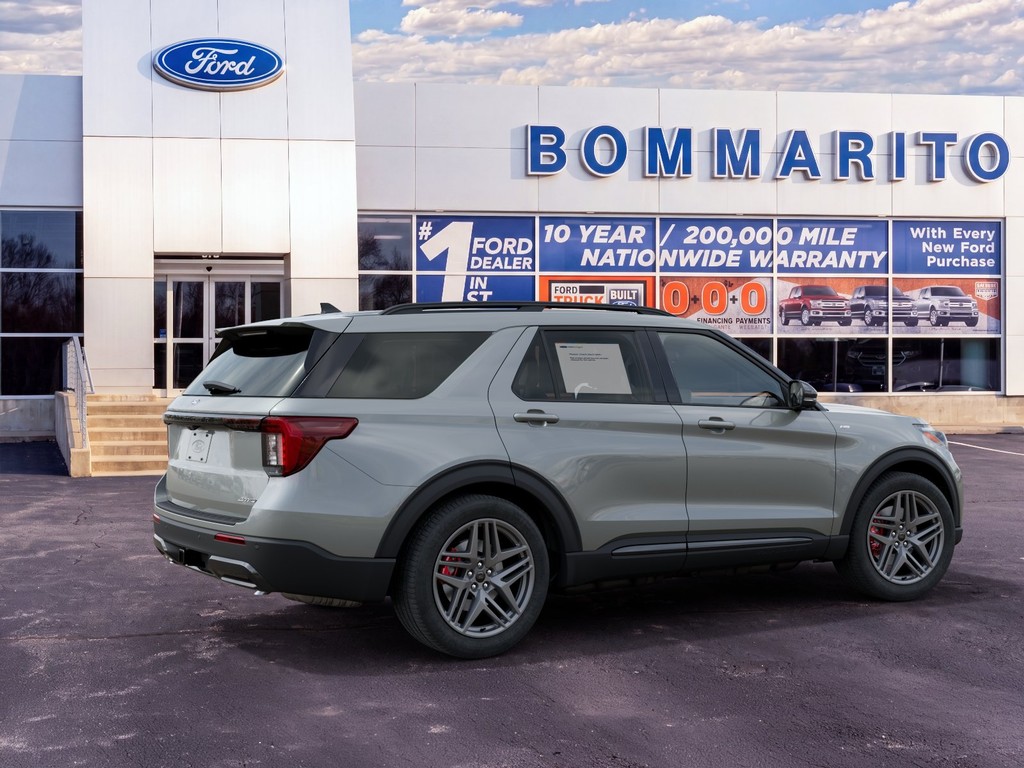 Ford Explorer Vehicle Full-screen Gallery Image 6