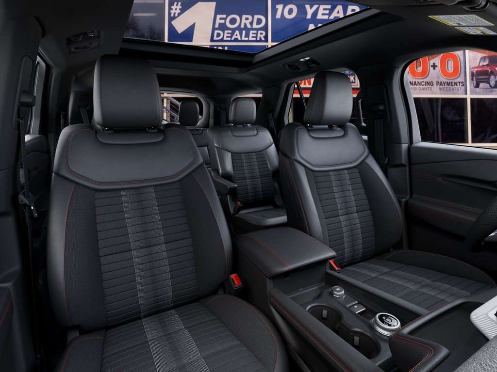 Ford Explorer Vehicle Full-screen Gallery Image 10