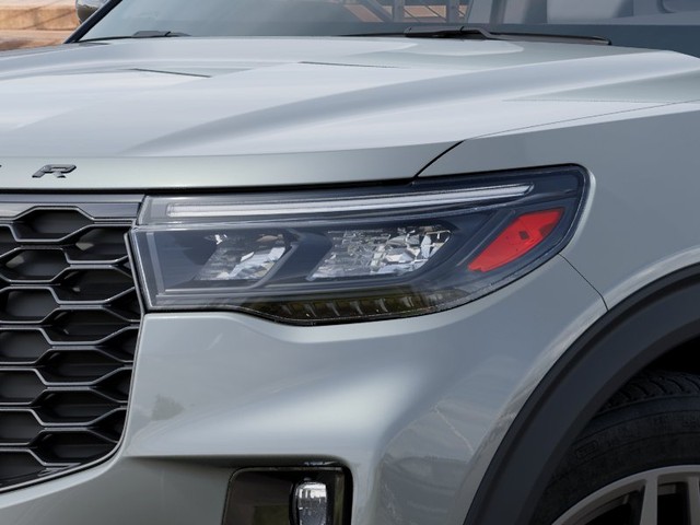 Ford Explorer Vehicle Full-screen Gallery Image 18
