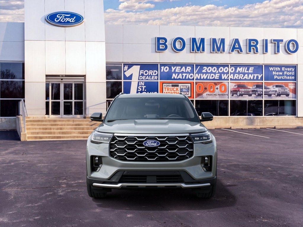 Ford Explorer Vehicle Full-screen Gallery Image 3