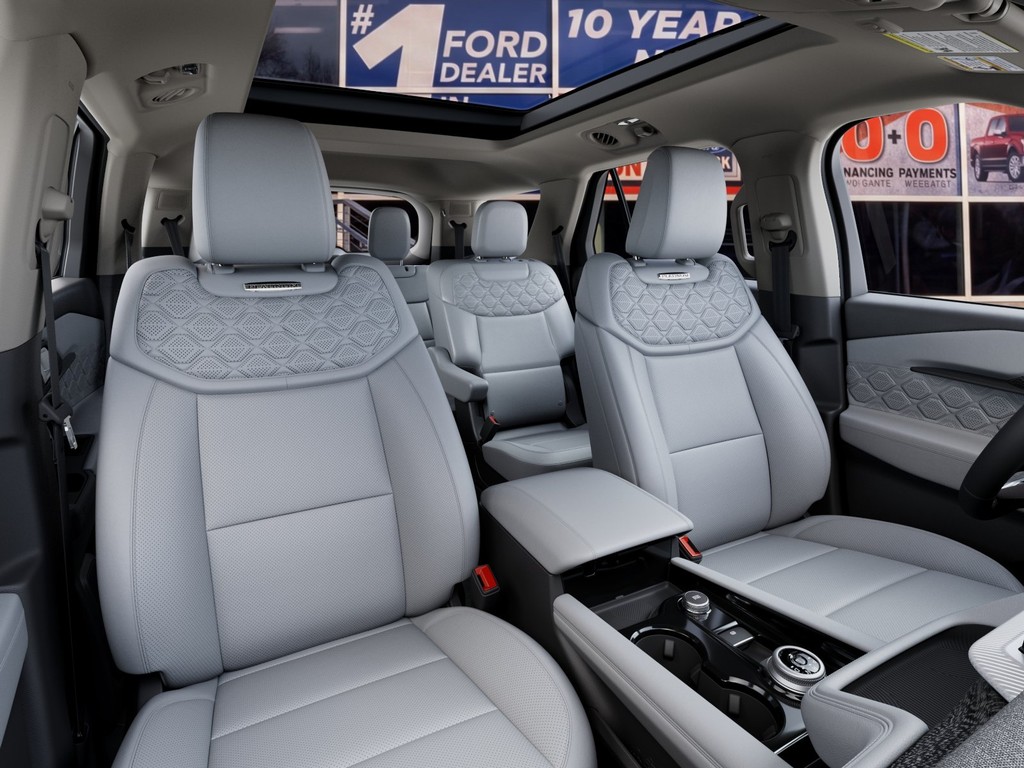 Ford Explorer Vehicle Full-screen Gallery Image 10