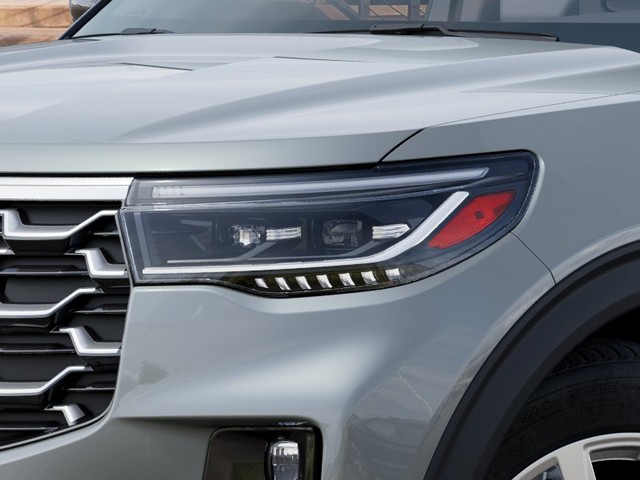 Ford Explorer Vehicle Full-screen Gallery Image 18