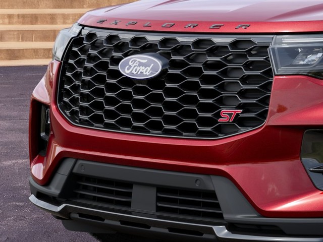 Ford Explorer Vehicle Full-screen Gallery Image 17